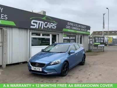 Usado Volvo V40 SE Lux 120 CV (88 kW) 2016 Azul Utilitario