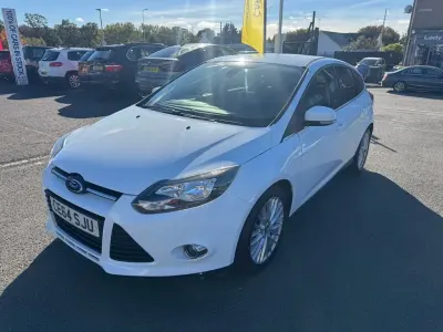 Used Ford Focus Zetec 115 HP (84 kW) 2014 White Hatchback