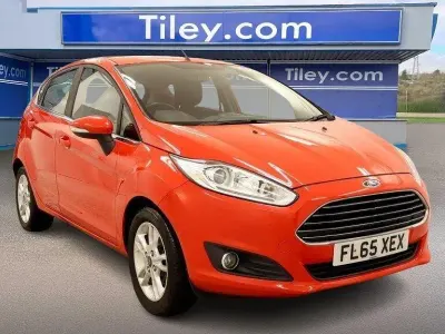 Used Ford Fiesta Zetec 82 HP (60 kW) 2015 Red Hatchback