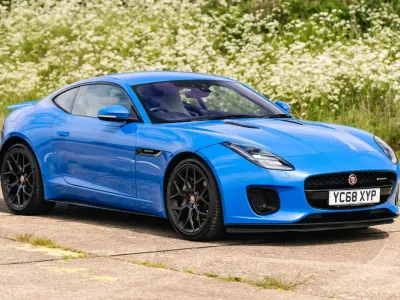 Używany Jaguar F-Type 300 KM (220 kW) 2018 Niebieski Coupe