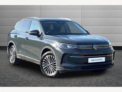 Usado VW Tiguan Match 150 HP (110 kW) 2025 Cinzento SUV