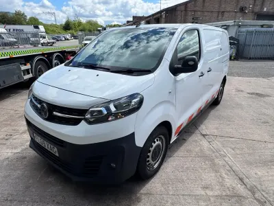 Second-hand Vauxhall Vivaro 2019 Alb Monovolum
