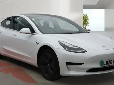 Used Tesla Model 3 Standard Range 239 kW (325 HP) 2020 White Sedan