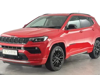 Usado Jeep Compass Altitude 131 CV (96 kW) 2023 Rojo SUV