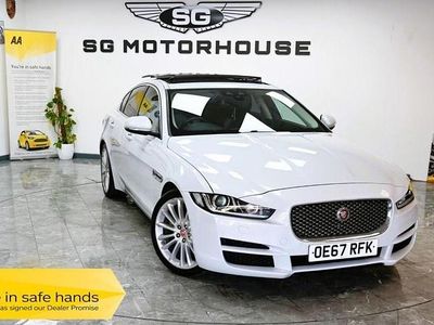 Begagnad Jaguar XE Portfolio 180 HK (132 kW) 2017 Vit Sedan