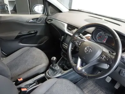 Used Vauxhall Corsa 75 HP (55 kW) 2018 White Hatchback