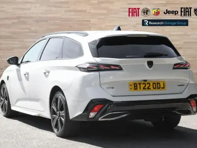 Używany Peugeot 308 SW Premium 222 KM (163 kW) 2022 Biały Kombi