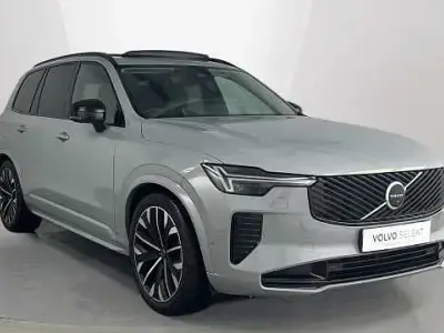 Usado Volvo XC90 Plus 247 CV (181 kW) 2025 Gris SUV