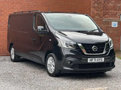 Used Nissan NV300 Tekna 170 HP (125 kW) 2021 Black Van