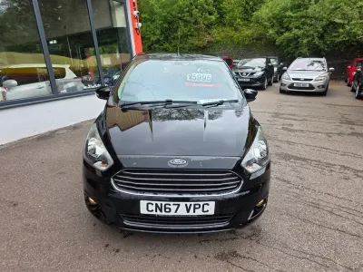 Usado Ford Ka Plus Zetec 85 CV (62 kW) 2017 Negro Utilitario