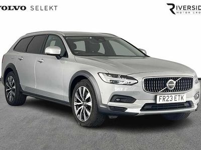 Used Volvo V90 CC Plus 232 HP (170 kW) 2023 Silver Estate