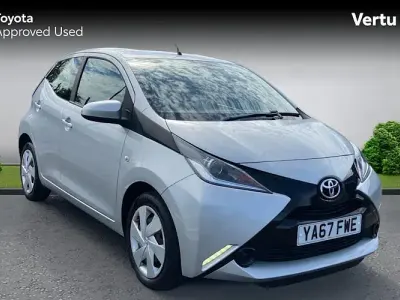 Used Toyota Aygo X-play 69 HP (50 kW) 2018 Silver splash Hatchback