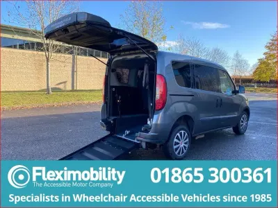 Käytetty Fiat Doblò Easy 90 HP (66 kW) 2015 Harmaa Tila-auto
