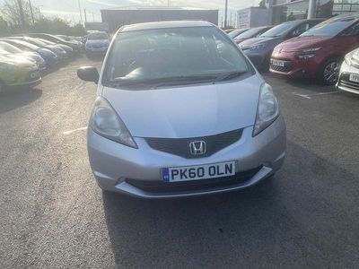 Begagnad Honda Jazz S 90 HK (66 kW) 2010 Silver Halvkombi