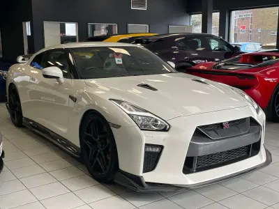 Używany Nissan GT-R Prestige 570 KM (419 kW) 2017 Biały Coupe