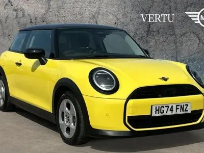 Usado Mini Cooper Classic 156 CV (114 kW) 2024 Amarillo Utilitario
