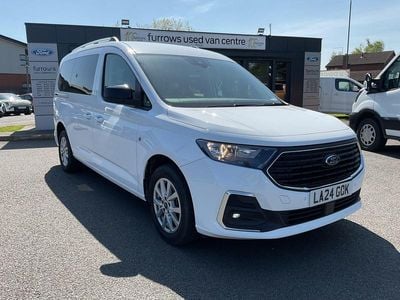 Begagnad Ford Tourneo Connect Titanium 122 HK (89 kW) 2024 Vit Minibuss