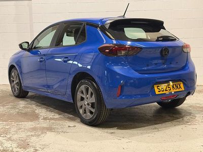 Second-hand Vauxhall Corsa Design Edition 99 CP (72 kW) 2025 Albastru Hatchback