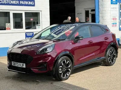 Gebraucht Ford Puma 125 PS (91 kW) 2023 Rot SUV