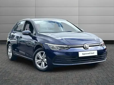 Used VW Golf VIII Life 110 HP (80 kW) 2021 Blue Hatchback