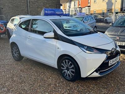 White Used 2014 Toyota Aygo X-play Hatchback | £4,295 (Fair price)