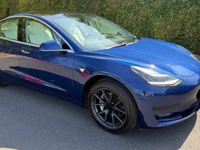 Used Tesla Model 3 Standard Range 239 kW (325 HP) 2019 Blue Sedan