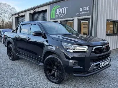 Używany Toyota HiLux 2022 Czarny Pickup