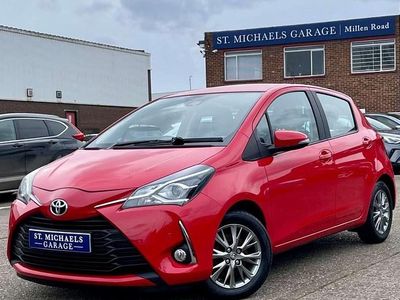 Used Toyota Yaris 111 HP (81 kW) 2017 Red Hatchback