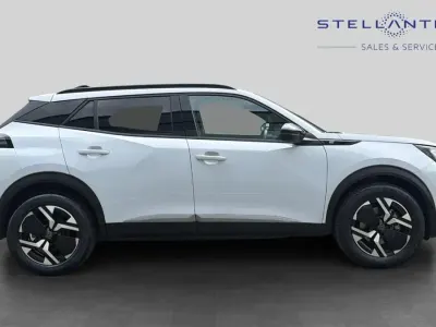 Używany Peugeot e-2008 Allure 98 kW (134 KM) 2024 Biały SUV