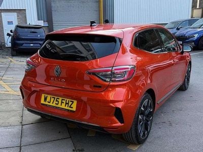 New Renault Clio V Techno 143 HP (105 kW) 2025 Orange  Hatchback