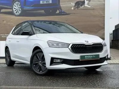 Used Skoda Fabia Colour Edition 79 HP (58 kW) 2023 Moon white metallic body / black magic pearl effect roof Hatchback