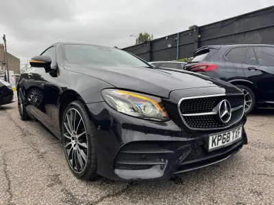 Begagnad Mercedes E220 AMG line 2018 Svart Sportkupé