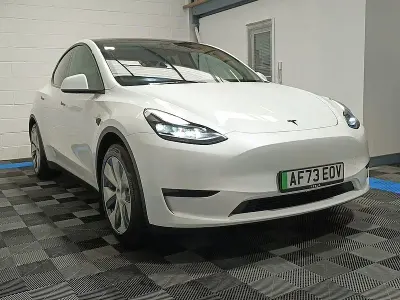 Używany Tesla Model Y RWD 219 kW (299 KM) 2023 Biały SUV