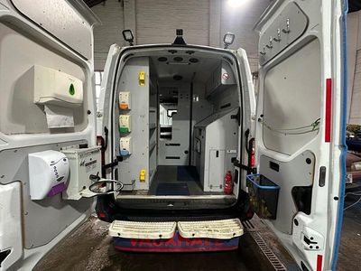 Used Vauxhall Movano 125 HP (91 kW) 2015 White MPV