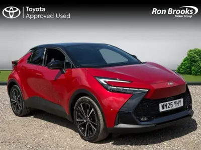 Used Toyota C-HR 2025 Red/black SUV