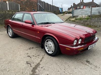 Jaguar XJ