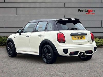 Used Mini Cooper S Sport 188 HP (138 kW) 2019 White Hatchback