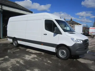 Używany Mercedes Sprinter Progressive 2023 Biały Van
