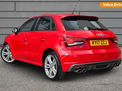 Begagnad Audi A1 Design 2017 Röd Halvkombi