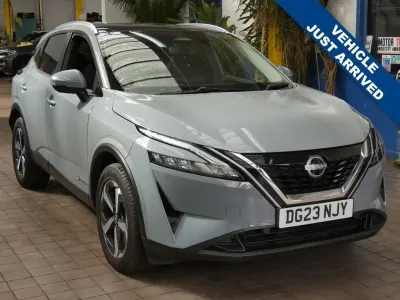 Begagnad Nissan Qashqai N-Connecta 190 HK (139 kW) 2023 Grå SUV