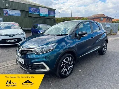 Used Renault Captur Iconic 90 HP (66 kW) 2018 Blue SUV
