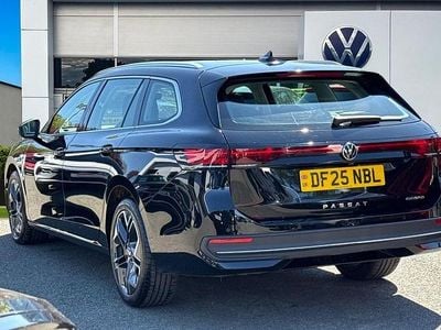Usado VW Passat Life 204 HP (150 kW) 2025 Preto Carrinha