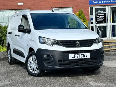 Used Peugeot Partner Premium 100 HP (73 kW) 2022 White MPV