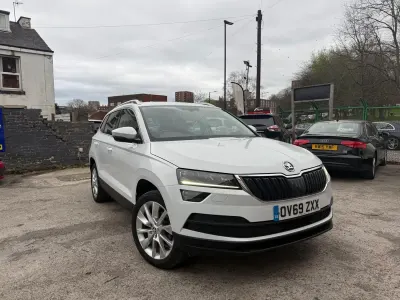 Begagnad Skoda Karoq SE L 115 HK (84 kW) 2019 Vit SUV