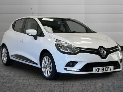 Used Renault Clio Dynamique 74 HP (54 kW) 2018 Glacier white Hatchback