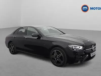 Second-hand Mercedes E300 AMG line 320 CP (235 kW) 2023 Berlinǎ