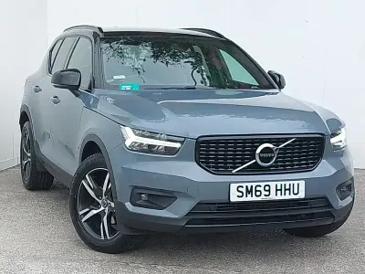 Usado Volvo XC40 R-Design 163 HP (119 kW) 2020 Cinzento SUV