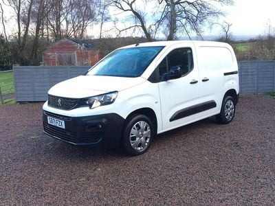 White Used 2022 Peugeot Partner MPV | £7,250 (Good price)