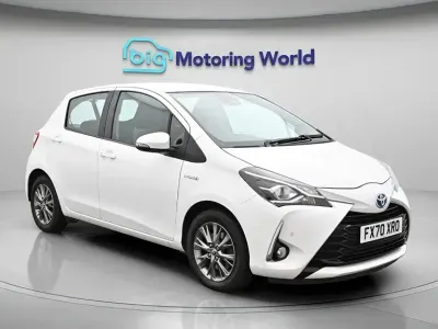 Second-hand Toyota Yaris Hybrid 100 CP (73 kW) 2020 Alb Hatchback