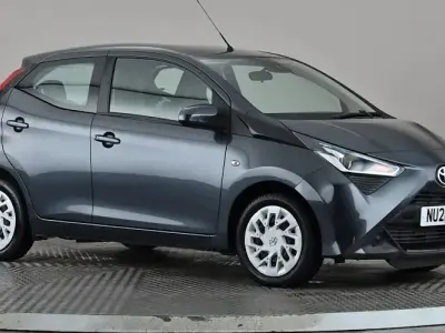 Second-hand Toyota Aygo X-play 72 CP (52 kW) 2021 Gri Hatchback
